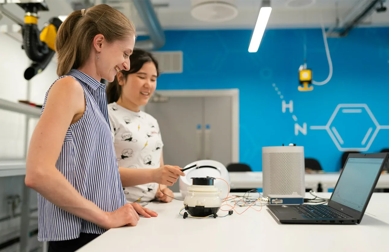 How To Build Blockchain Applications: A Step-by-Step Guide