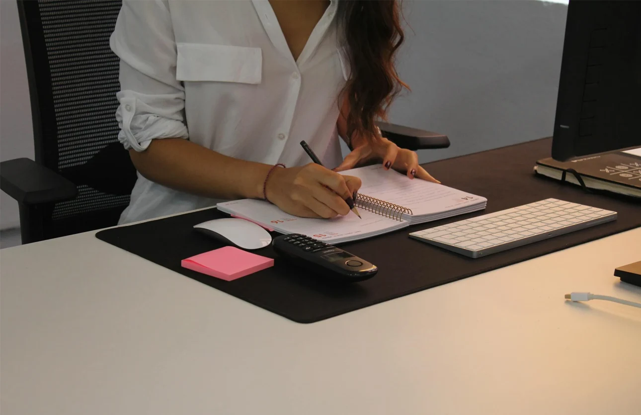 Unlocking the Power of Content Management for Effective Business Communication - Detailed Illustration